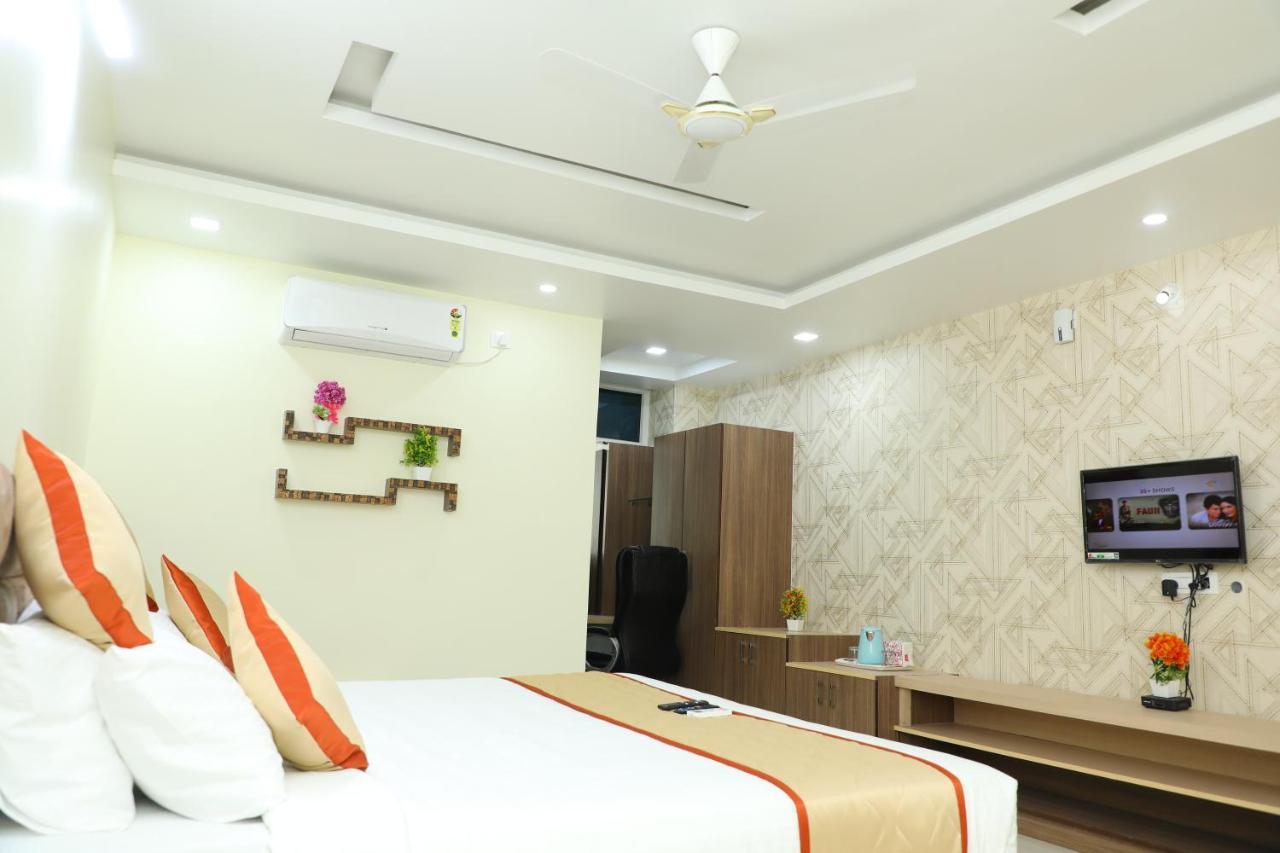 Hotel 8Th Mile Suites Bangalore Exterior photo