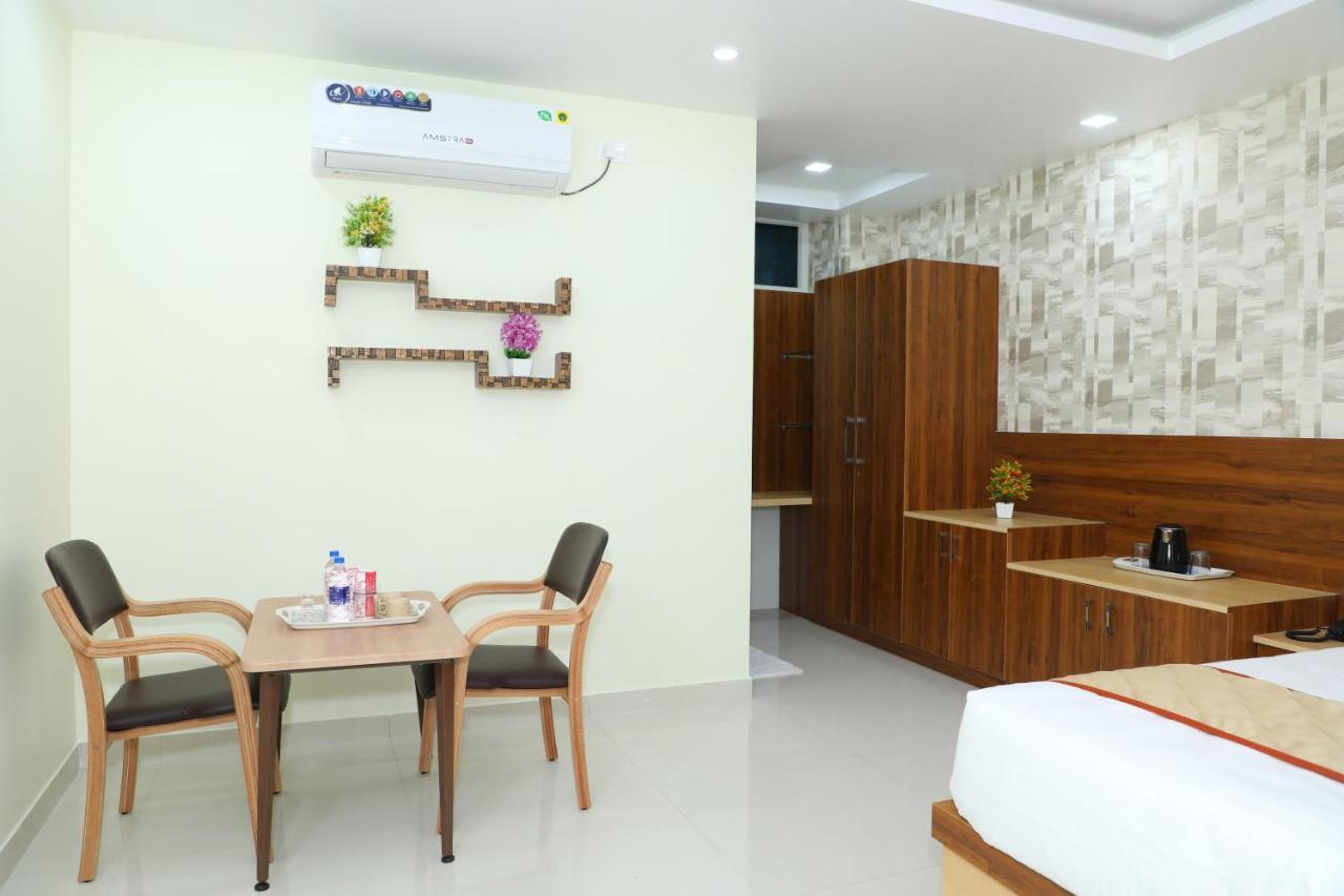 Hotel 8Th Mile Suites Bangalore Exterior photo