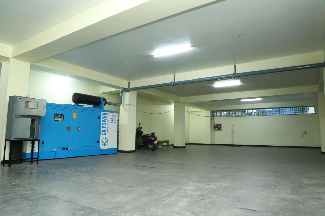 Hotel 8Th Mile Suites Bangalore Exterior photo