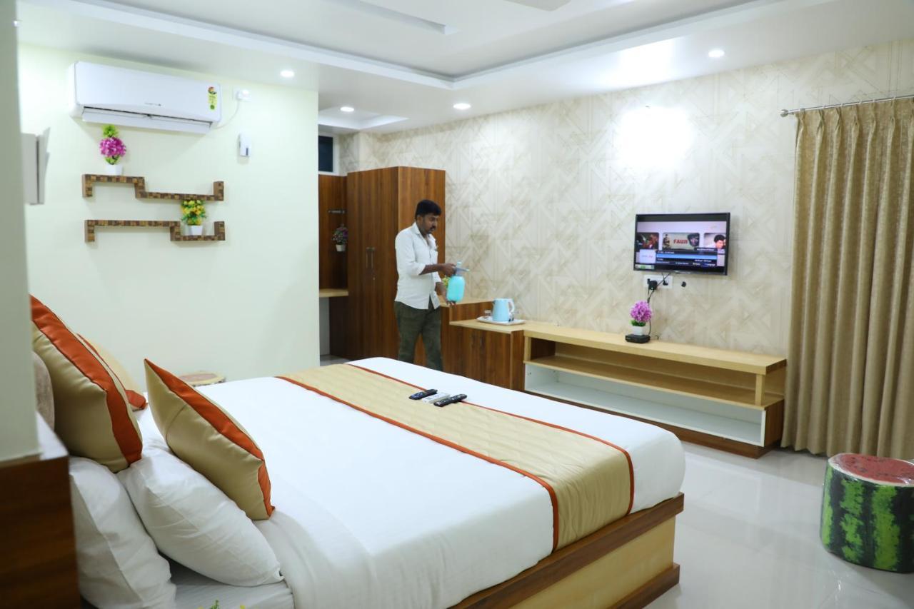 Hotel 8Th Mile Suites Bangalore Exterior photo