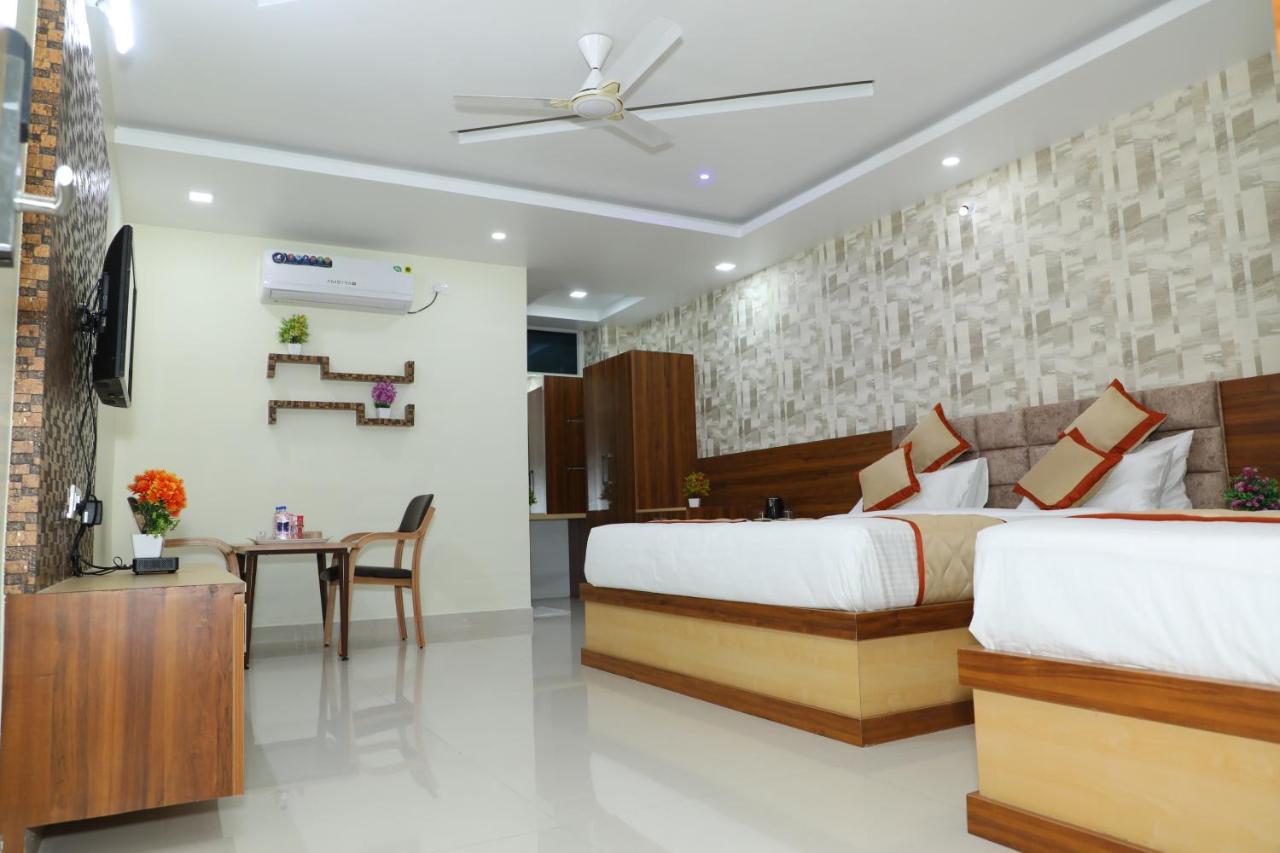 Hotel 8Th Mile Suites Bangalore Exterior photo