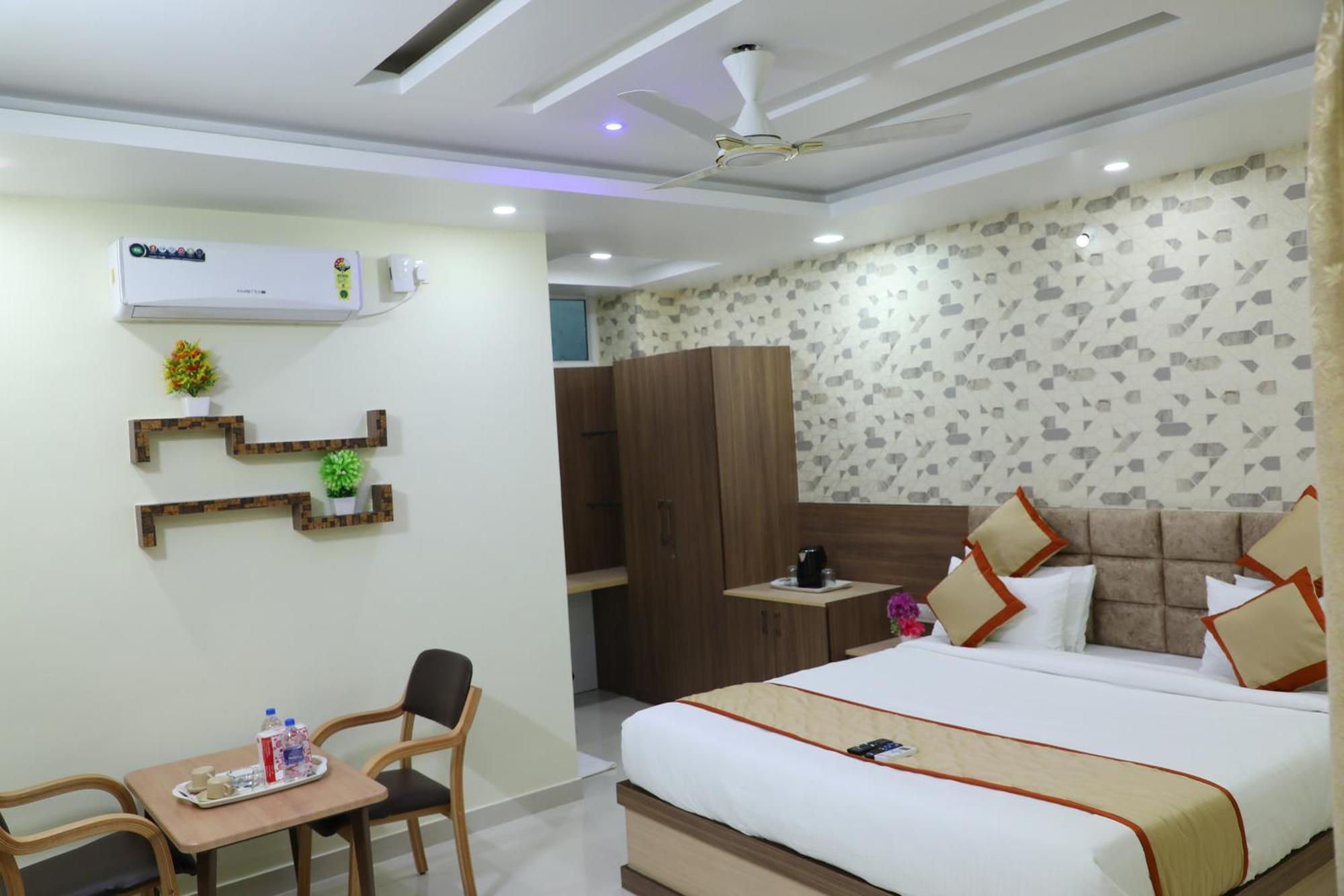 Hotel 8Th Mile Suites Bangalore Exterior photo